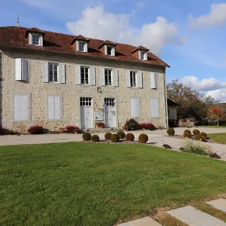 Gite Proche Lac De Saint-etienne Cantales, 3 Chambres, Activites Nautiques, Animaux Admis - Fr-1-742-268 *